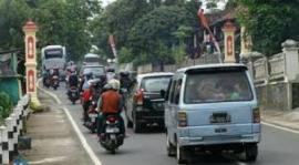 HARI LIBUR JALUR JALAN KEMIRI PADAT